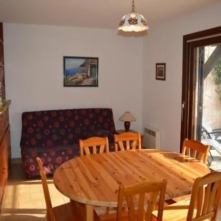 Les Messugues Apartment