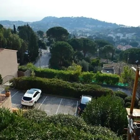 Les Messugues Apartment